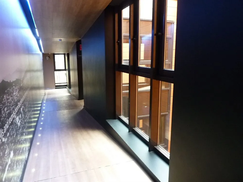 מלון Barcelona House