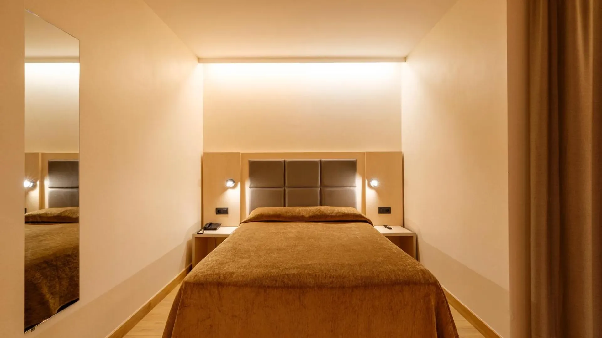 ***  Barcelona House Hotel Spain