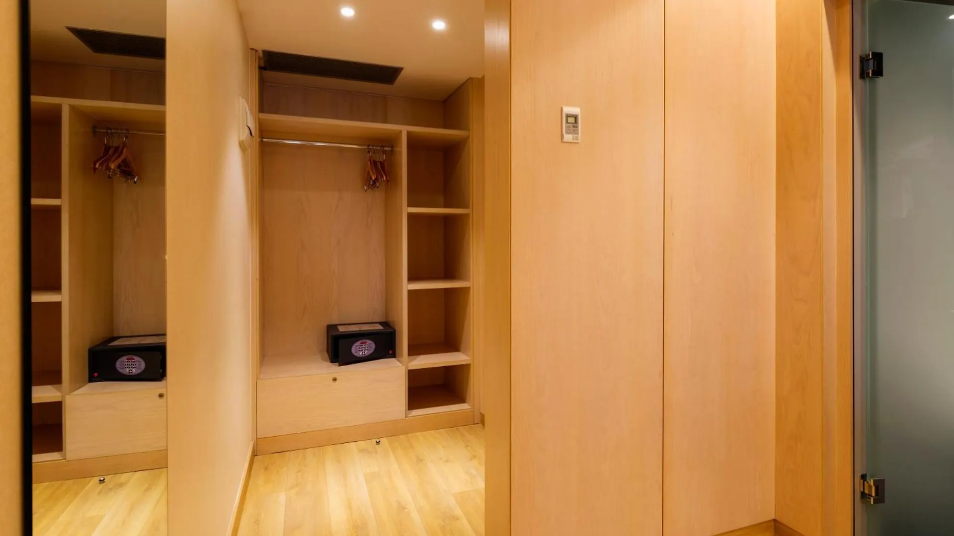 Barcelona House Hotel